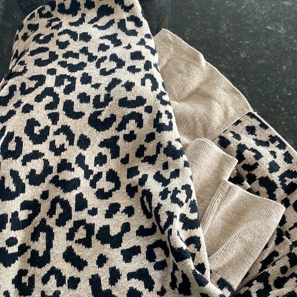 Women’s Cheetah Print Cardigan - Picture 5 of 5